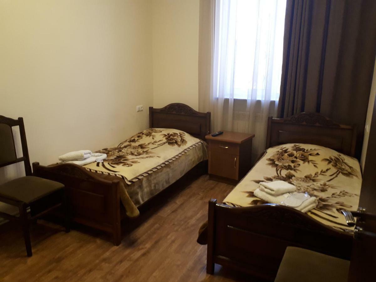 Hotel Vivas Goris Exterior photo