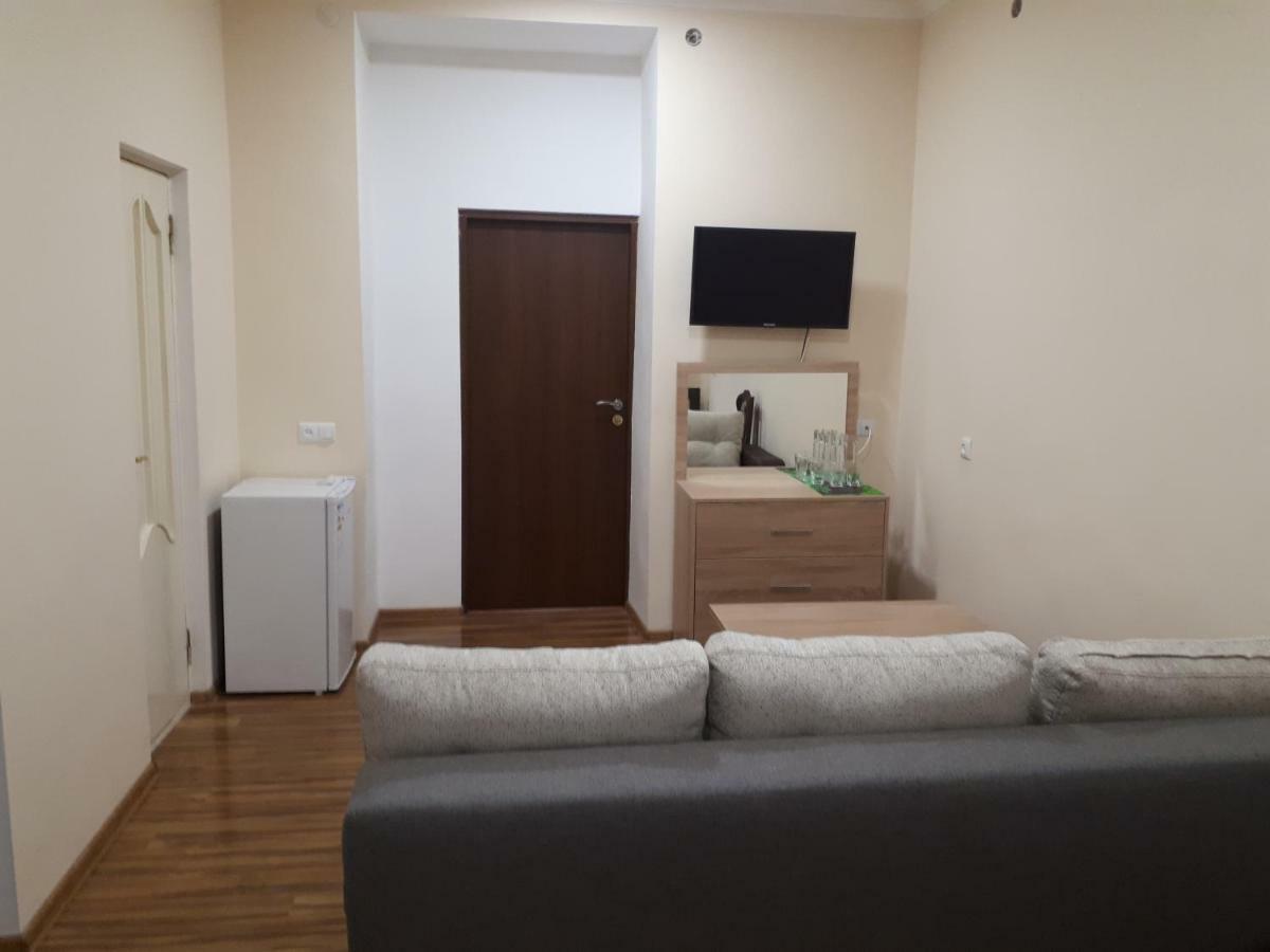 Hotel Vivas Goris Exterior photo