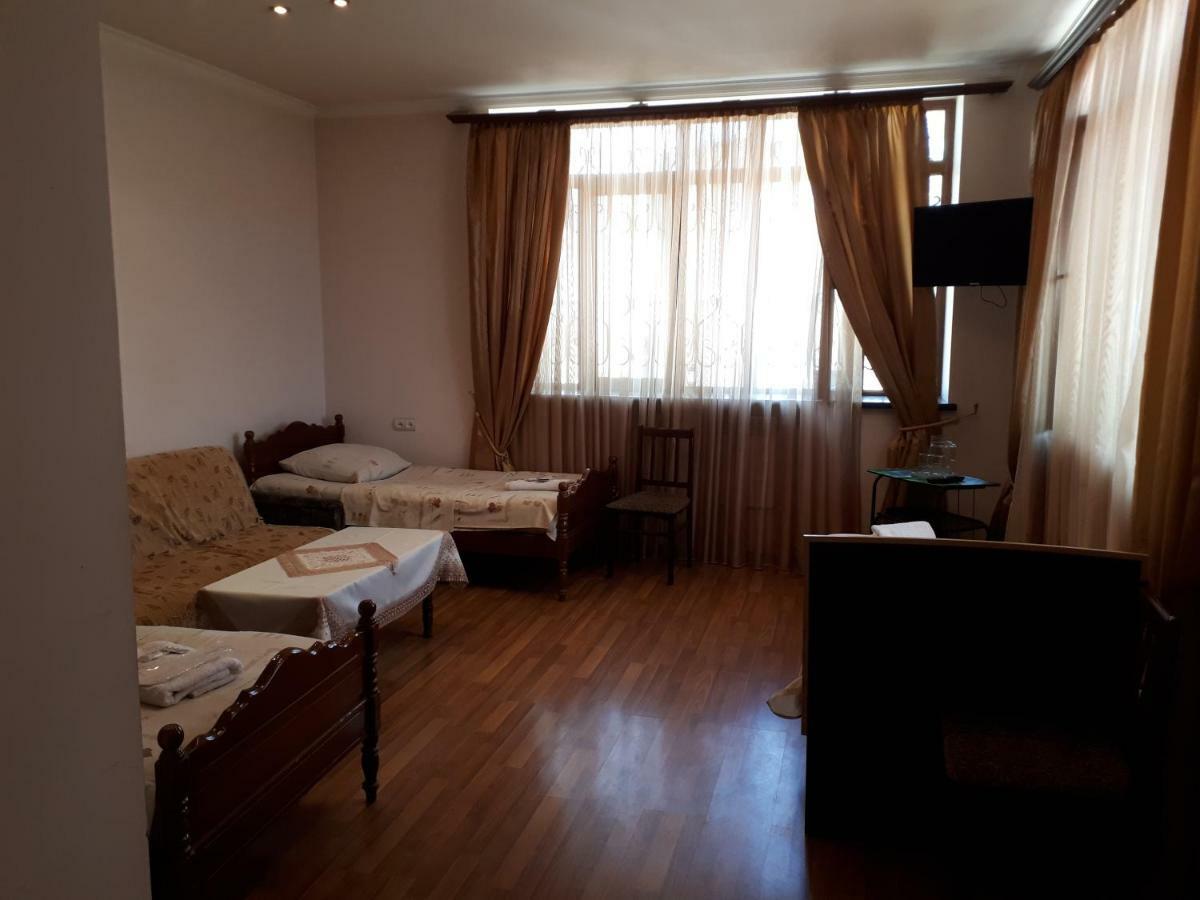 Hotel Vivas Goris Exterior photo