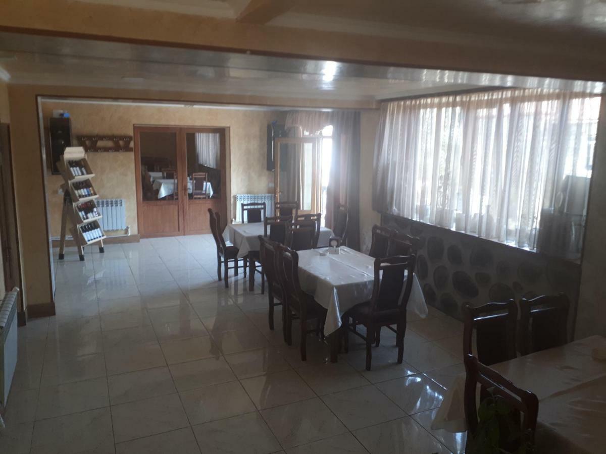 Hotel Vivas Goris Exterior photo